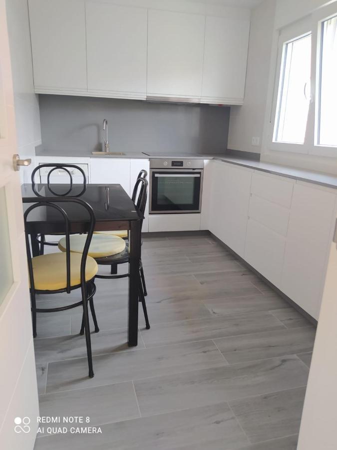Planta Alta En Casa Lägenhet Sanxenxo Exteriör bild